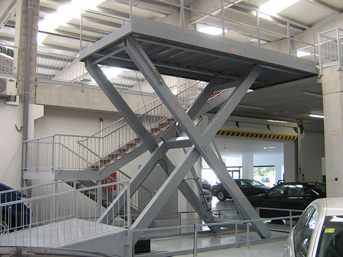 汽車舉升機(jī)